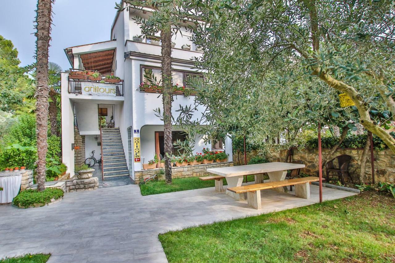 Carolina 4 Seasons Apartman *