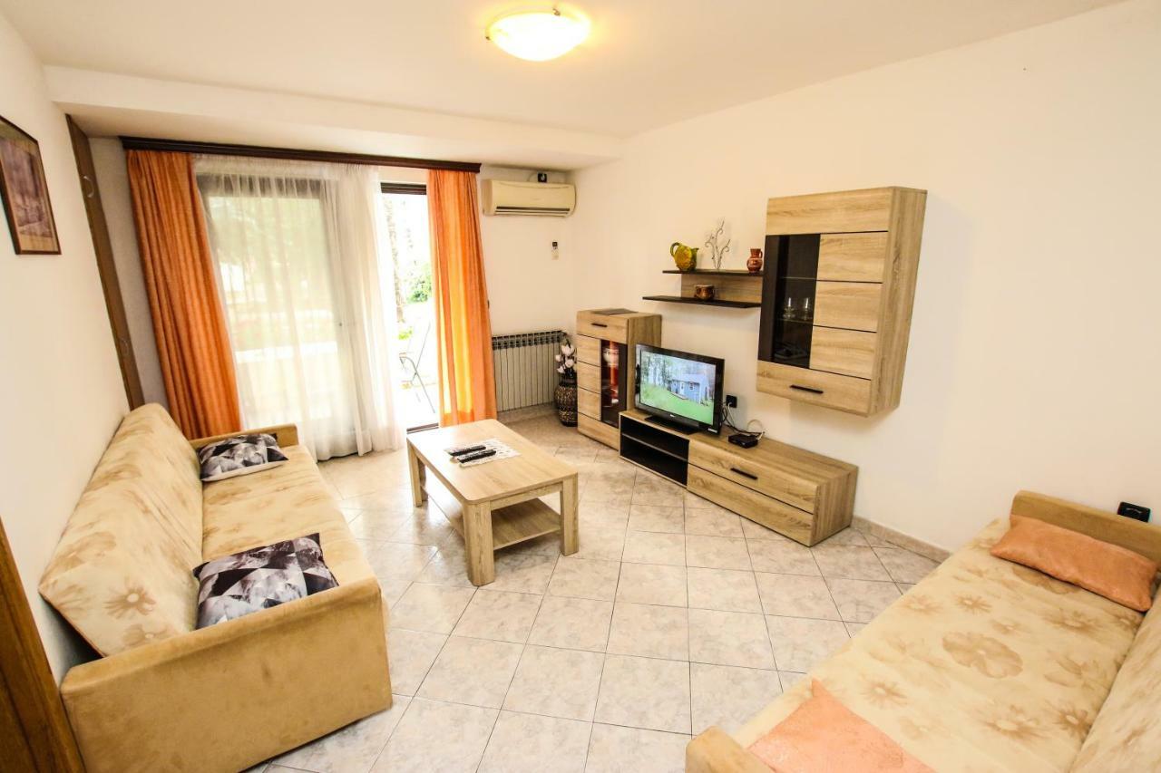 Apartman Carolina 4 Seasons *